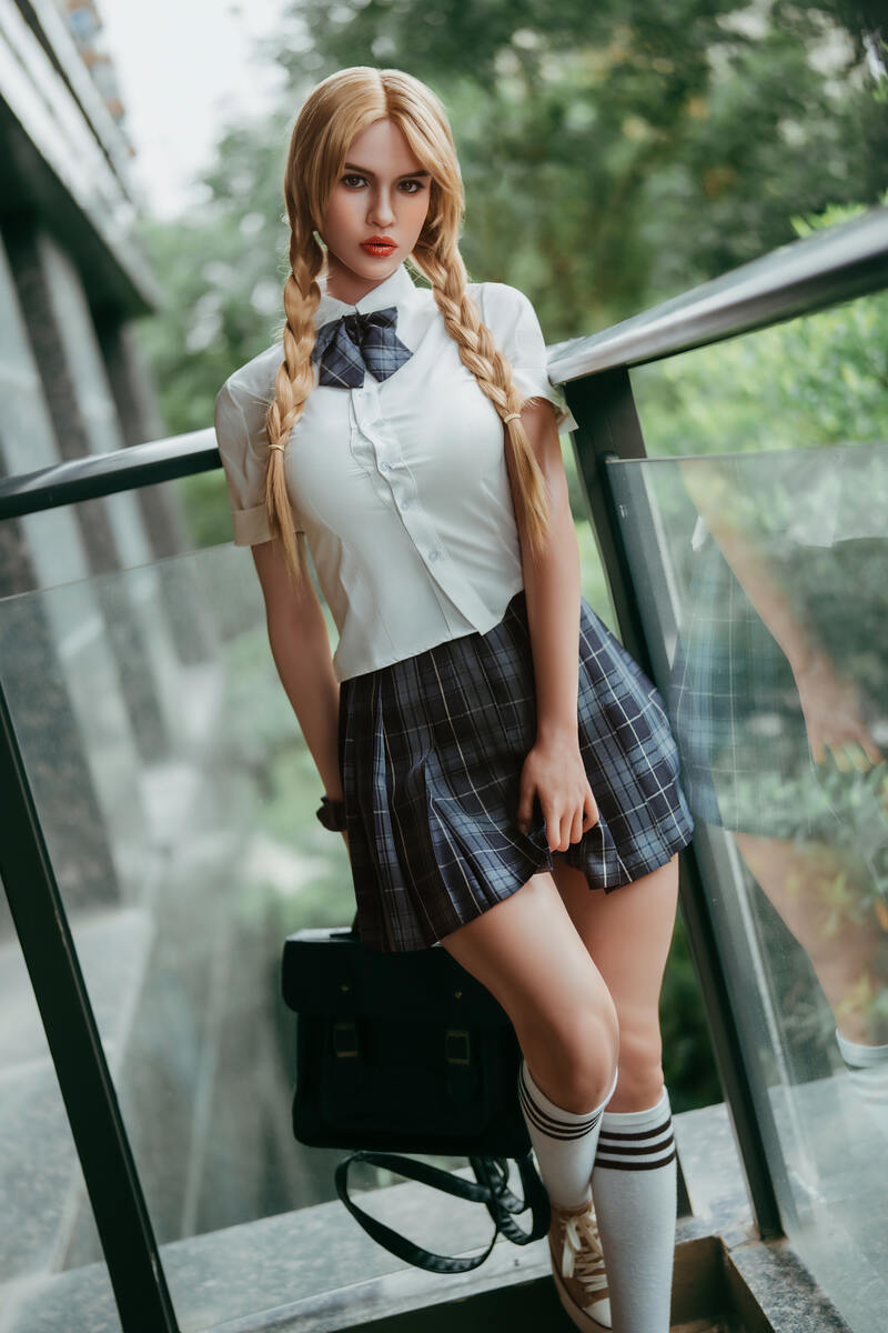 170cm/5ft7 E-cup Silicone Sex Doll – Mirrella